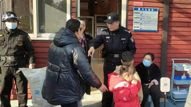 天生港派出所：護(hù)航新學(xué)期 筑牢校園安全防線(xiàn)