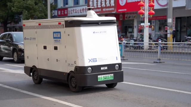 沒(méi)有駕駛員，單趟卻能配送500多件快遞包裹 | 啟東首輛無(wú)人配送車(chē)“上崗”