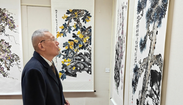 寫(xiě)意花卉展現(xiàn)生命之美！畫(huà)家王葵中國(guó)畫(huà)作品展開(kāi)幕