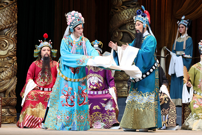 紹興市越劇團(tuán)成團(tuán)首部越劇《孟麗君》在更俗劇院上演