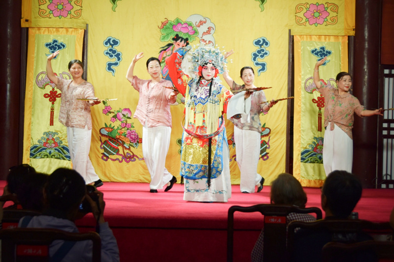 伶工學(xué)社“百姓戲臺(tái)周周演”第二十二季收官