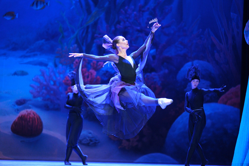 俄羅斯遠(yuǎn)東青少年芭蕾舞團(tuán)《美人魚》演繹足尖上的童話