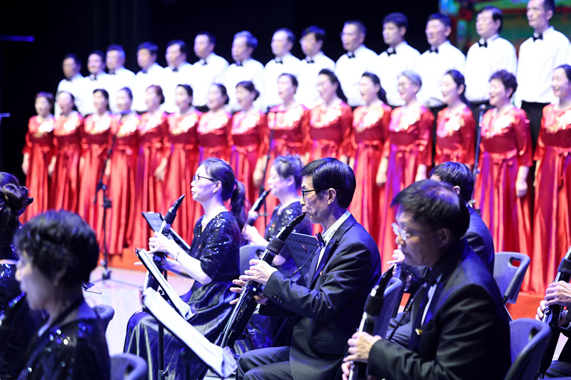 奏響紅色旋律 銘記抗戰(zhàn)精神丨2025“更俗之夏”專場(chǎng)音樂會(huì)開演