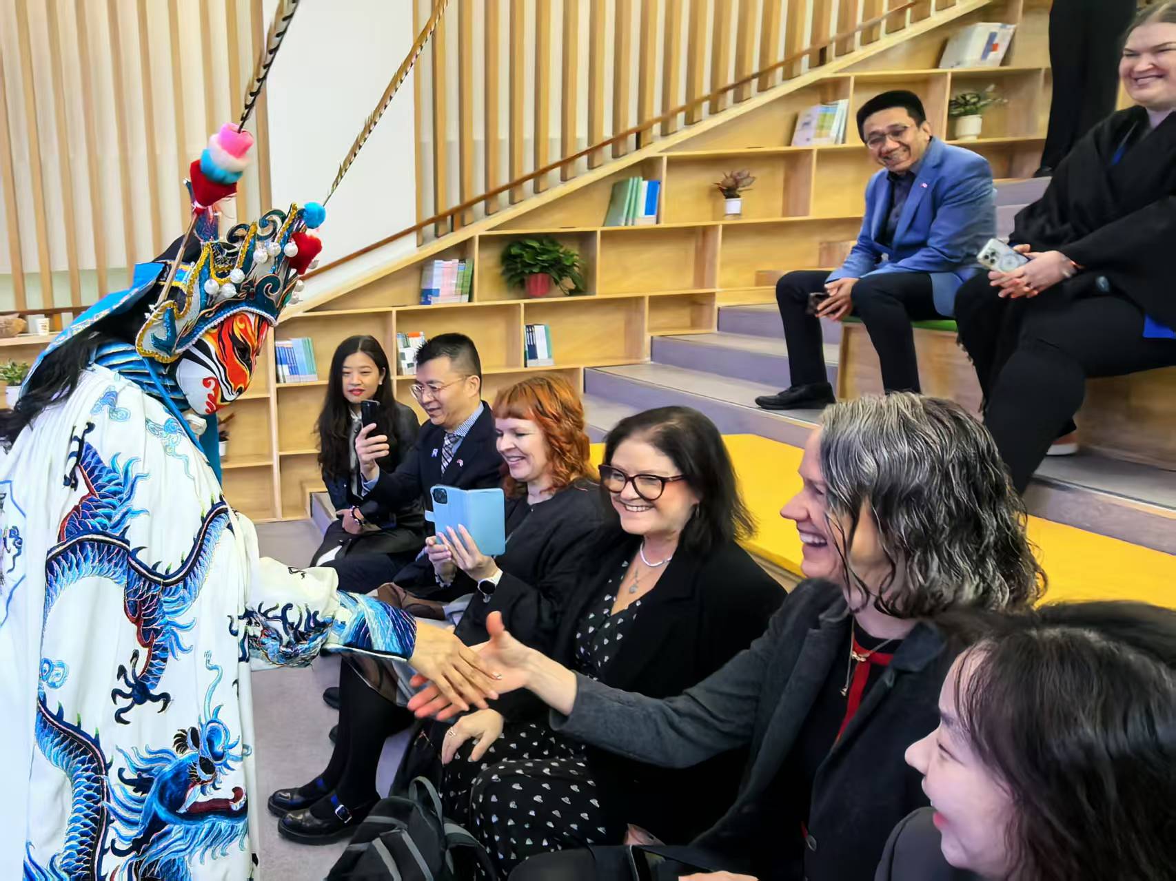 變臉、木偶戲引贊嘆！南通非遺成外國校長“文化新體驗”