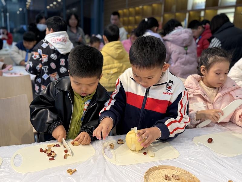 小手煲湯 童趣養(yǎng)生 | 江海小記者初冬邂逅小吊梨湯
